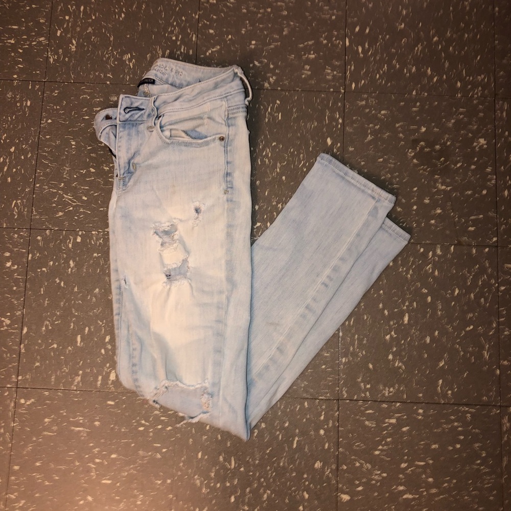 AMERICAN EAGLE JEANS
